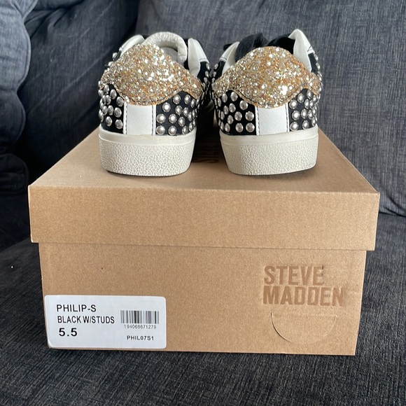 Steve Madden black sneakers with studs - Picture 4 of 4
